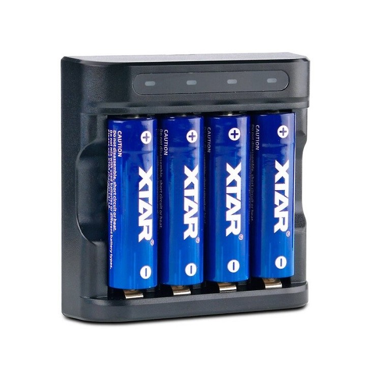 XTAR L4 LADER INCL. 4xAA 2500 Li-ION 1,5V